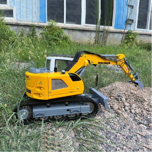 1/14 RC Hydraulic Two-Piece Boom Excavator 914 1/14 RC Hydraulic Two-Piece Boom Excavator 914