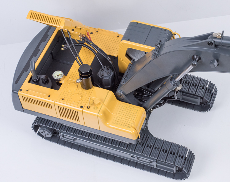 Pelleteuse RC 1/14 360L chez Tecnimodel 